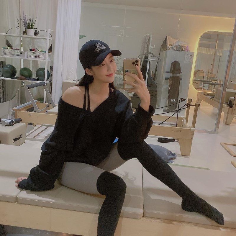 ins: @moon_pilatesins: @moon_pilates