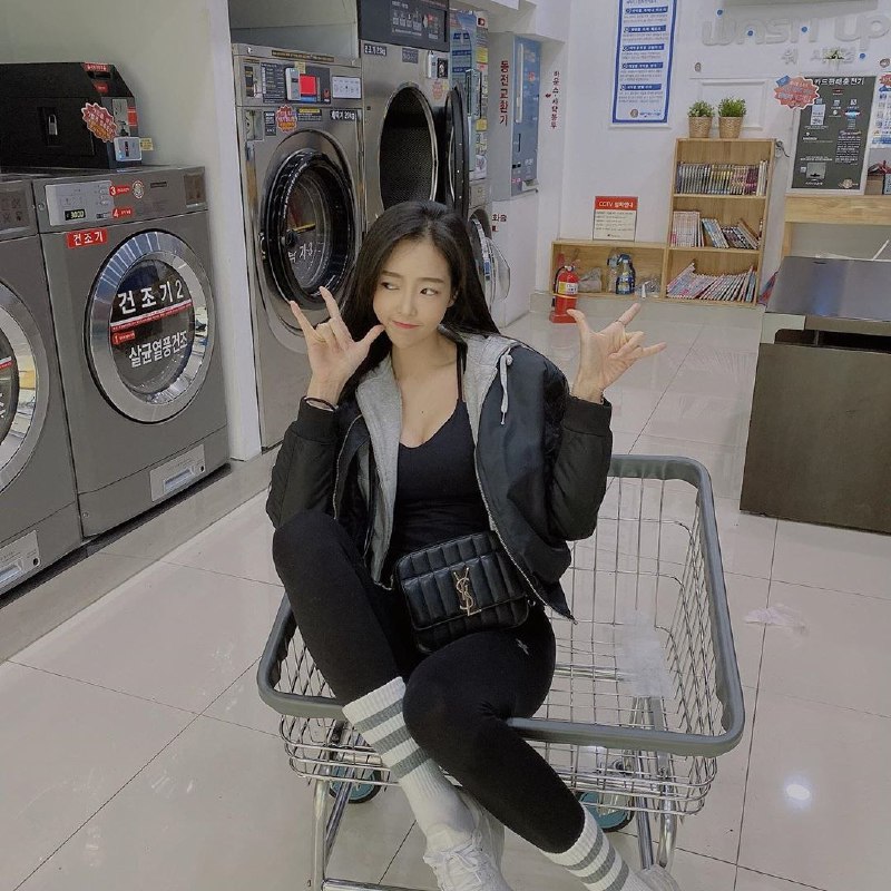 ins: @moon_pilatesins: @moon_pilates