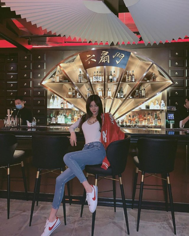 ins: @人 间 小 爆 炸ins: @人 间 小 爆 炸