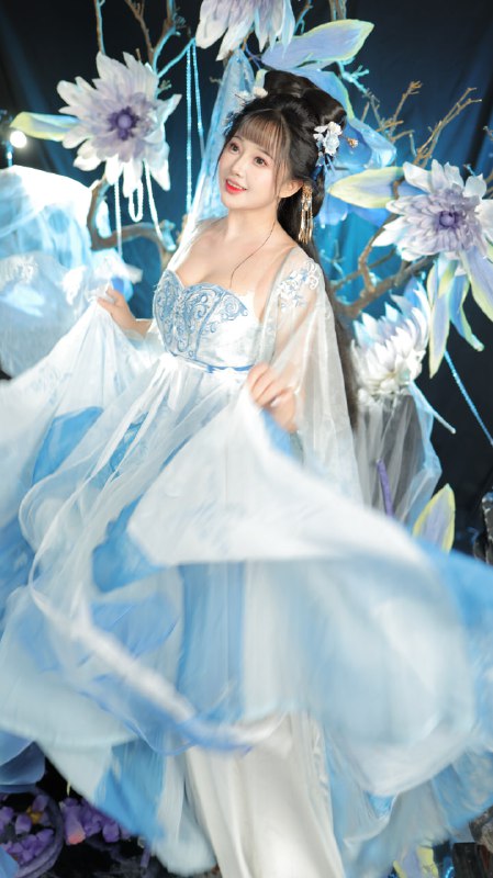 #写真 #古装 #性感 #b站b站up主：遇见初夏#写真 #古装 #性感 #b站b站up主：遇见初夏