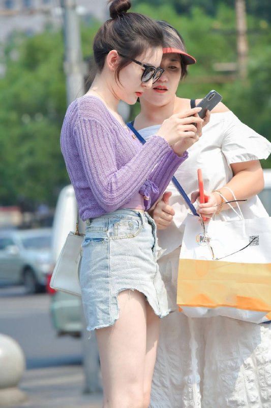 #腿  想摸吗？想射在上面吗？#腿  想摸吗？想射在上面吗？