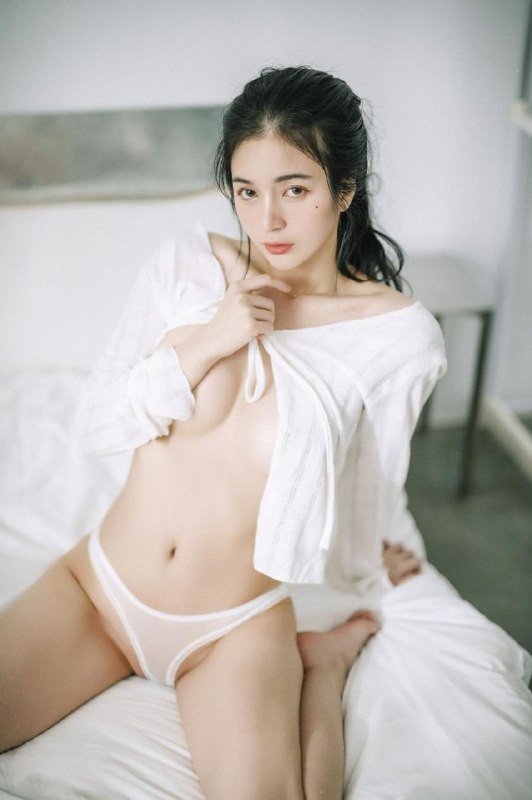 #性感 #南半球 #诱惑居家女友半开衫#性感 #南半球 #诱惑居家女友半开衫