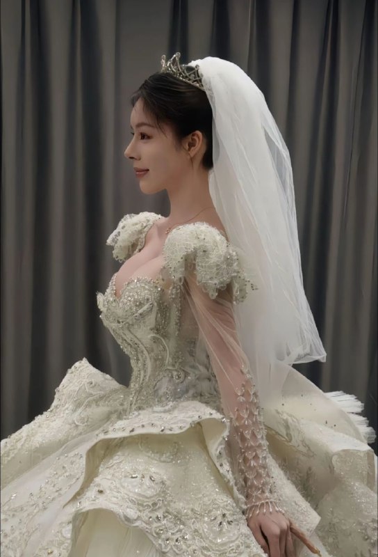 #婚纱 #乳沟#婚纱 #乳沟